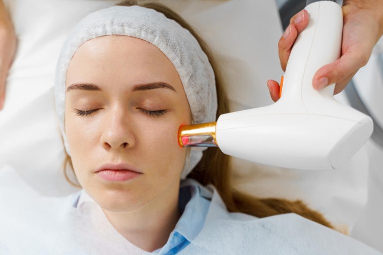 Laser ablacyjny a nieablacyjny – czym się różnią i który wybrać?